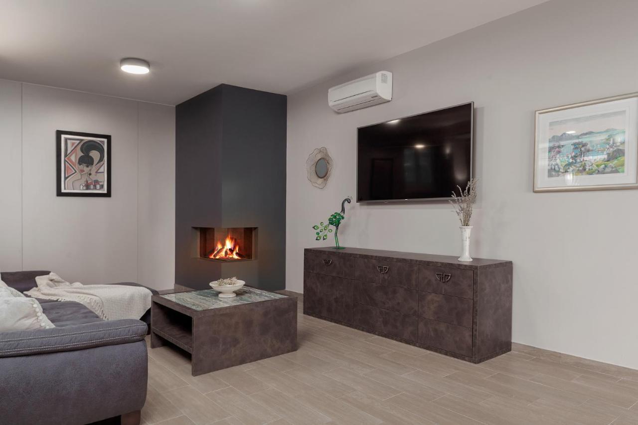 Luxury Rooms Vila Carissa Малинска Экстерьер фото